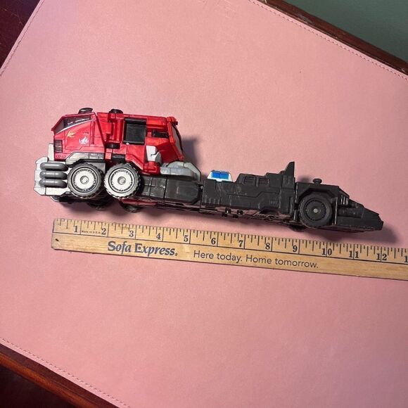 2004 Transformer Hasbro Cyzertron Optimus Prime Collectable - Picture 1 of 12